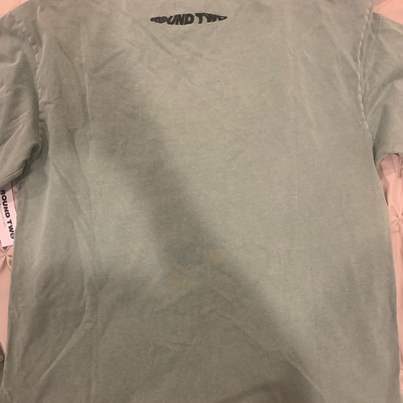 Round Two long sleeve Military Green Size L By Sean Wortherspoon of Air Max fame - Picture 3 of 3